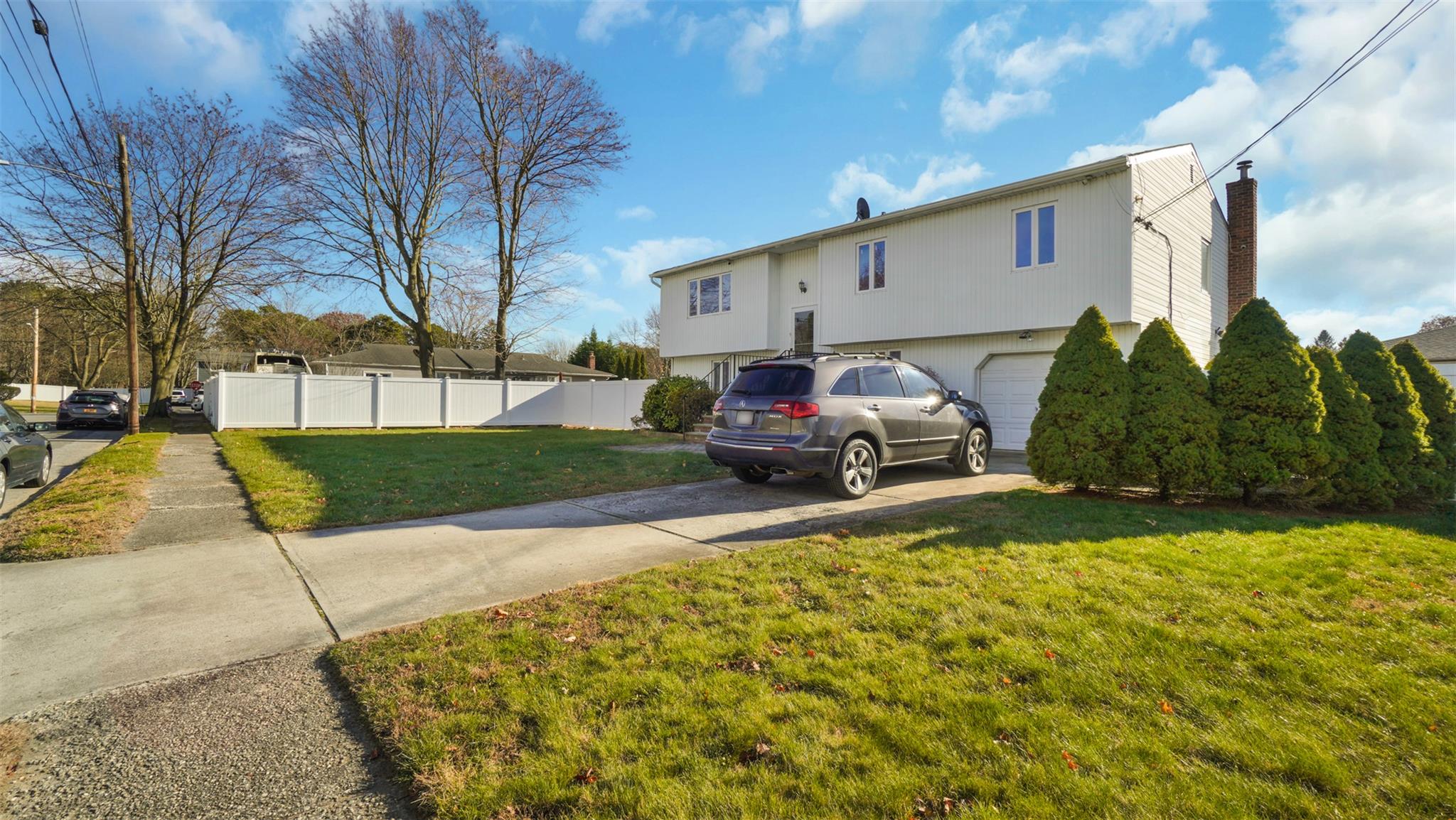 340 Gillette Street, Dix Hills, New York image 2