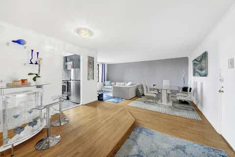 Homes For Sale - 2550 Independence Avenue #5P<br/> Bronx, NY 10463