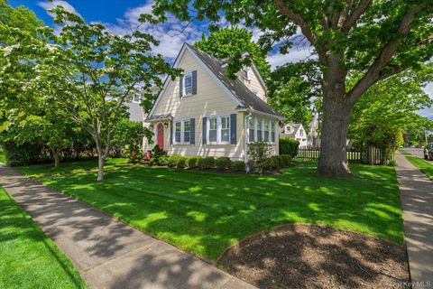 Homes For Sale - 1 Schuyler Avenue<br/> Nassau County, Rockville Centre, NY 11570