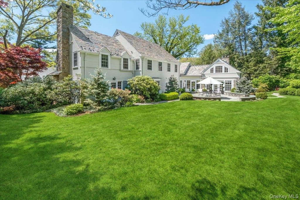 Photo of 14 Bonnie Briar Lane, Larchmont, NY 10538 (MLS # 958349)