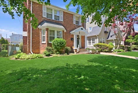Homes For Sale - 100 W Poplar Street<br/> Floral Park, NY 11001
