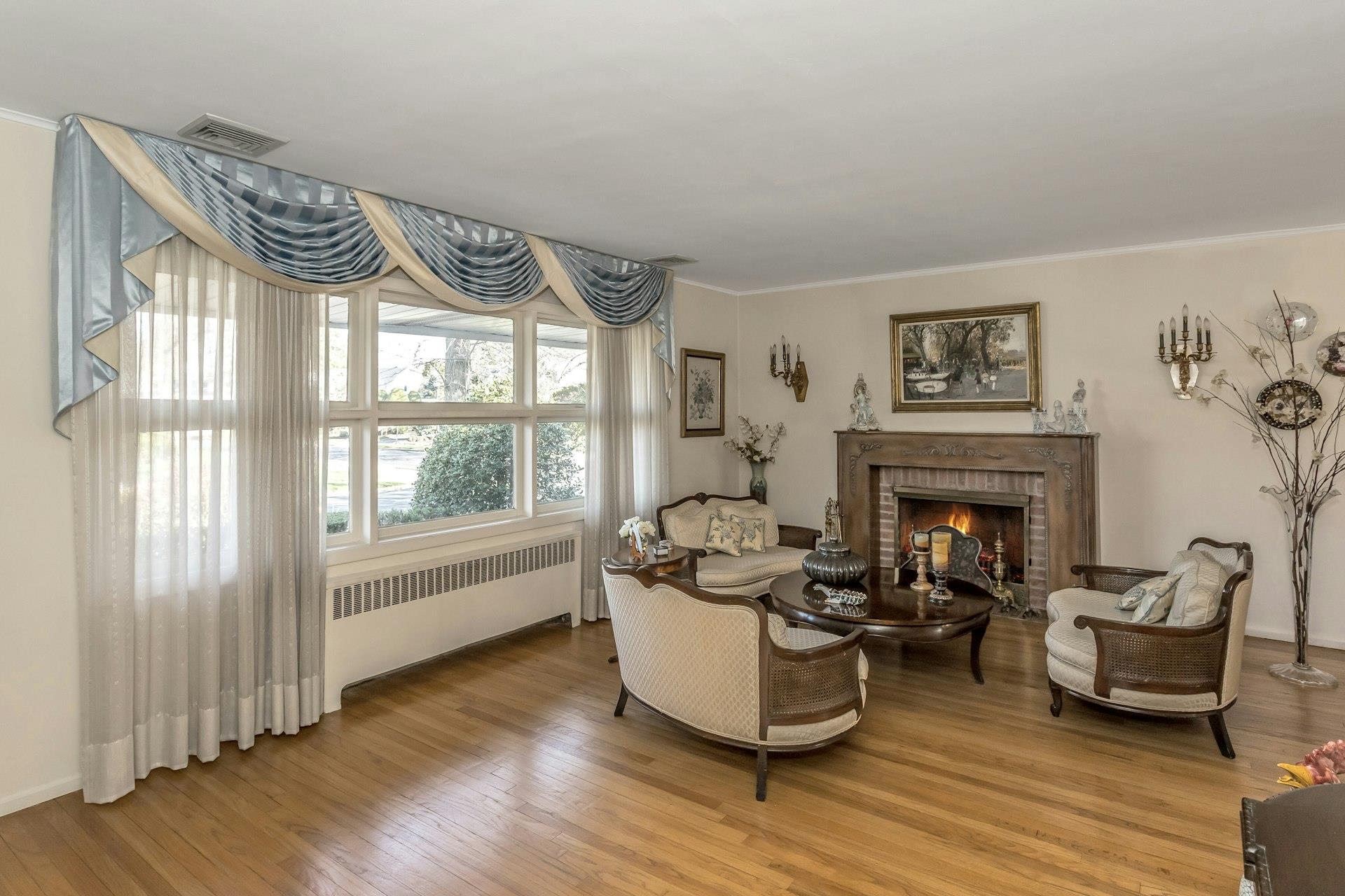 2176 Cayuga Drive, Merrick, New York image 9