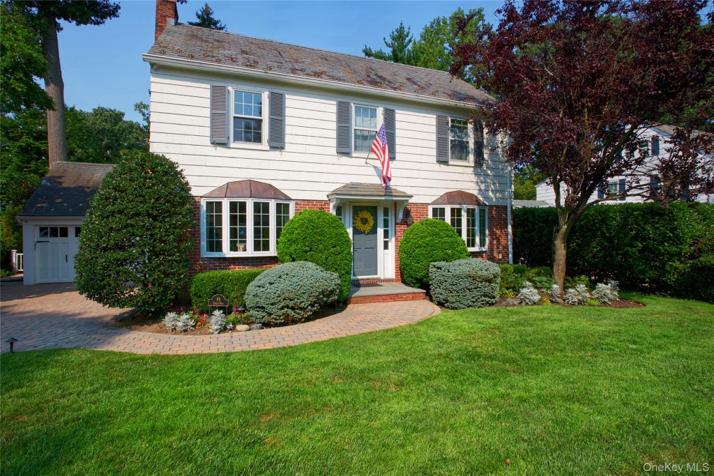 Photo of 69 Eakins Road, Manhasset, NY 11030 (MLS # 1039265)
