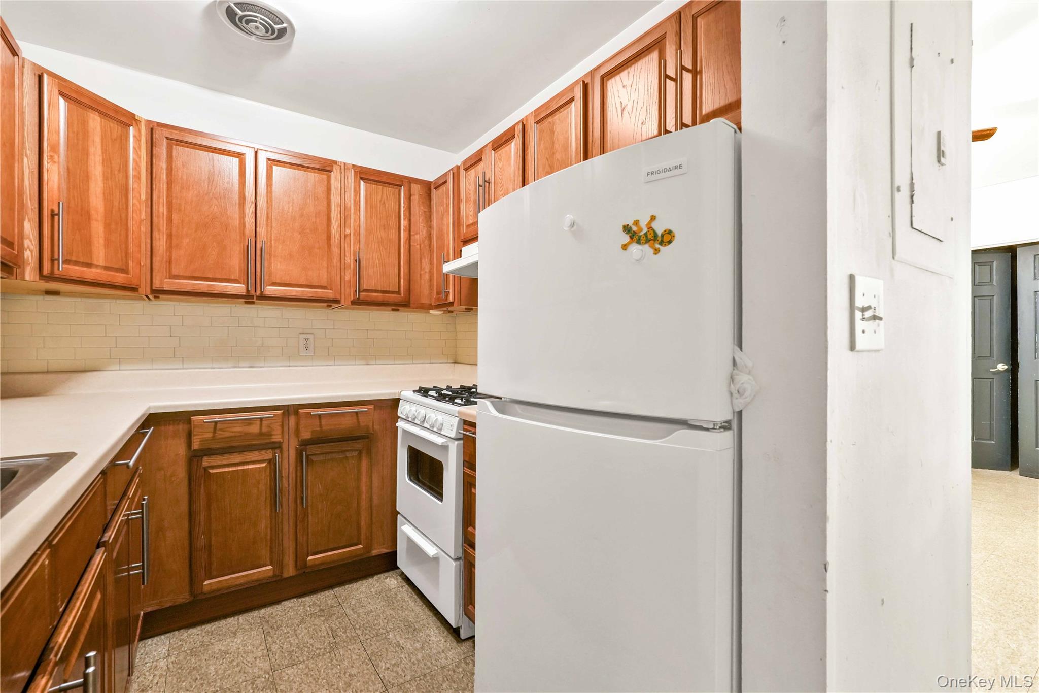 1424 Astoria Boulevard 6
