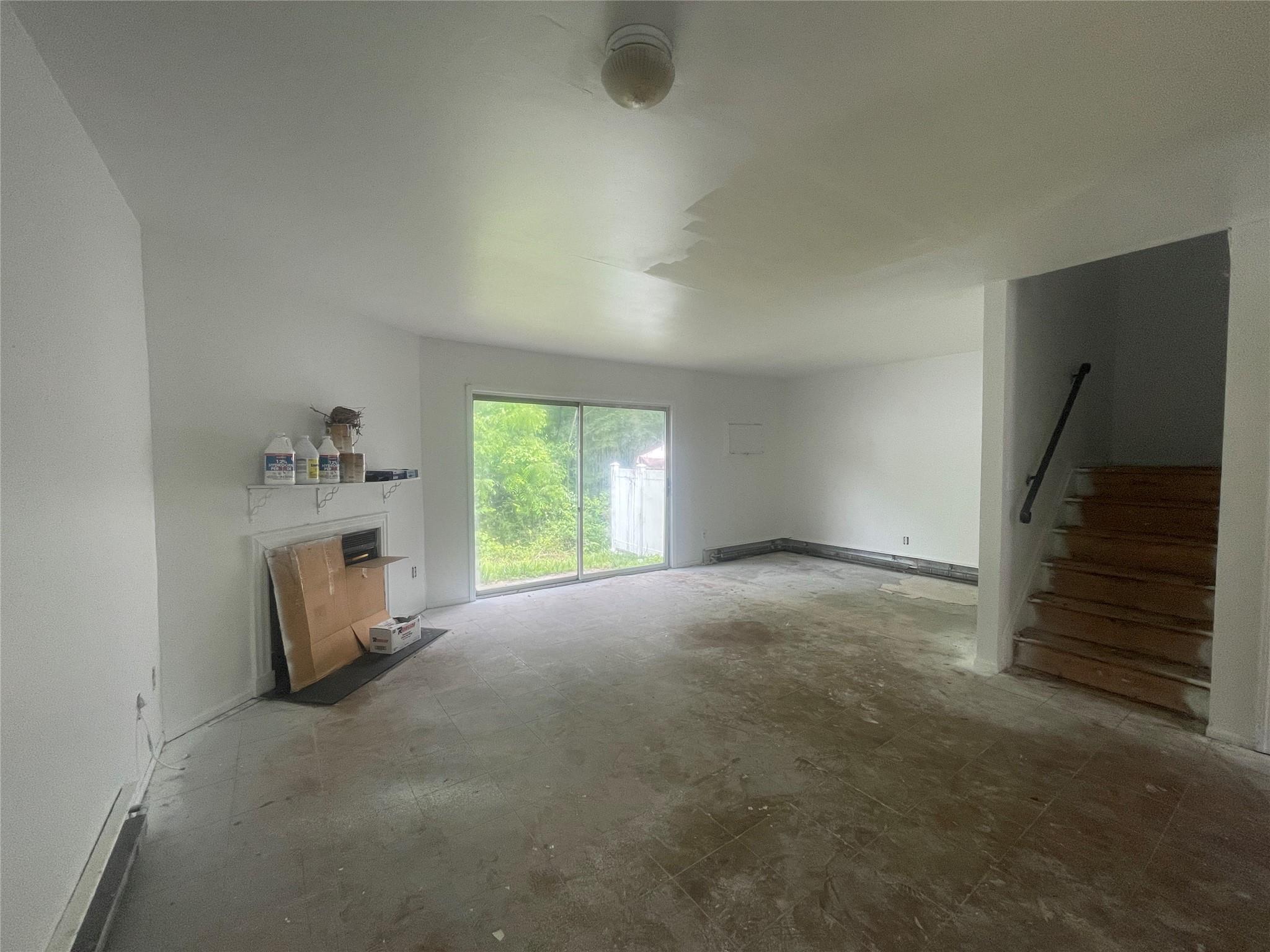 8 Brookside Drive W