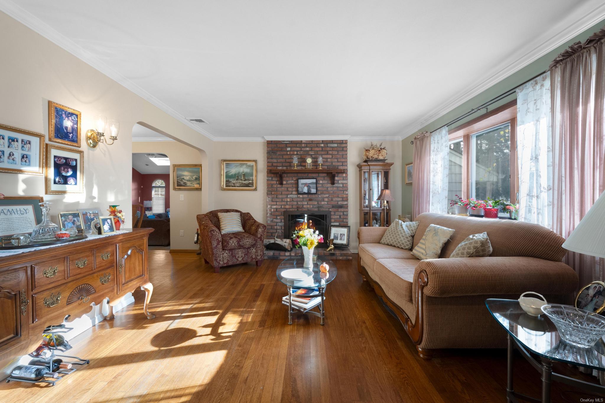 3 Campden Lane, Commack, New York image 6