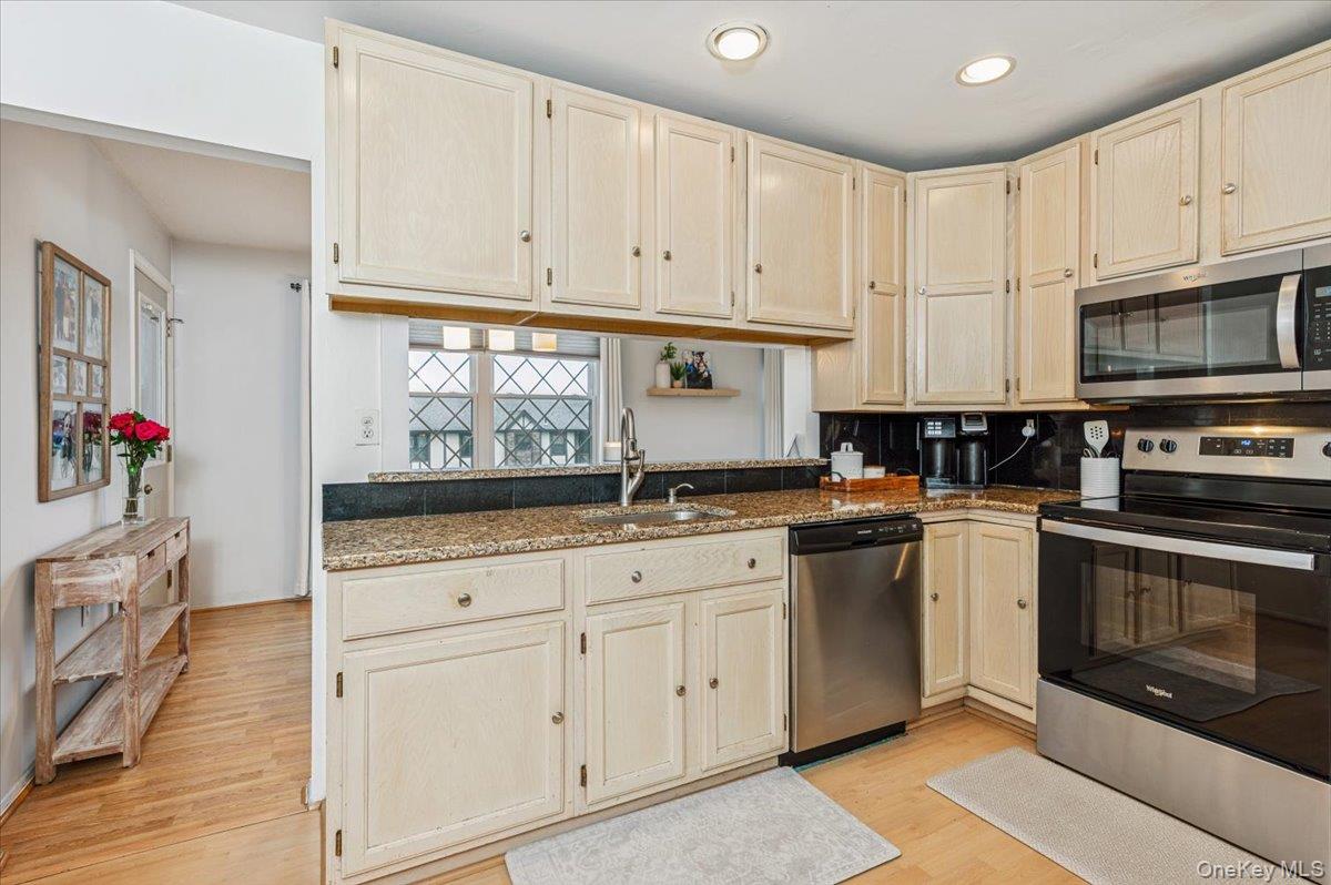 570 Sierra Vista Lane 570