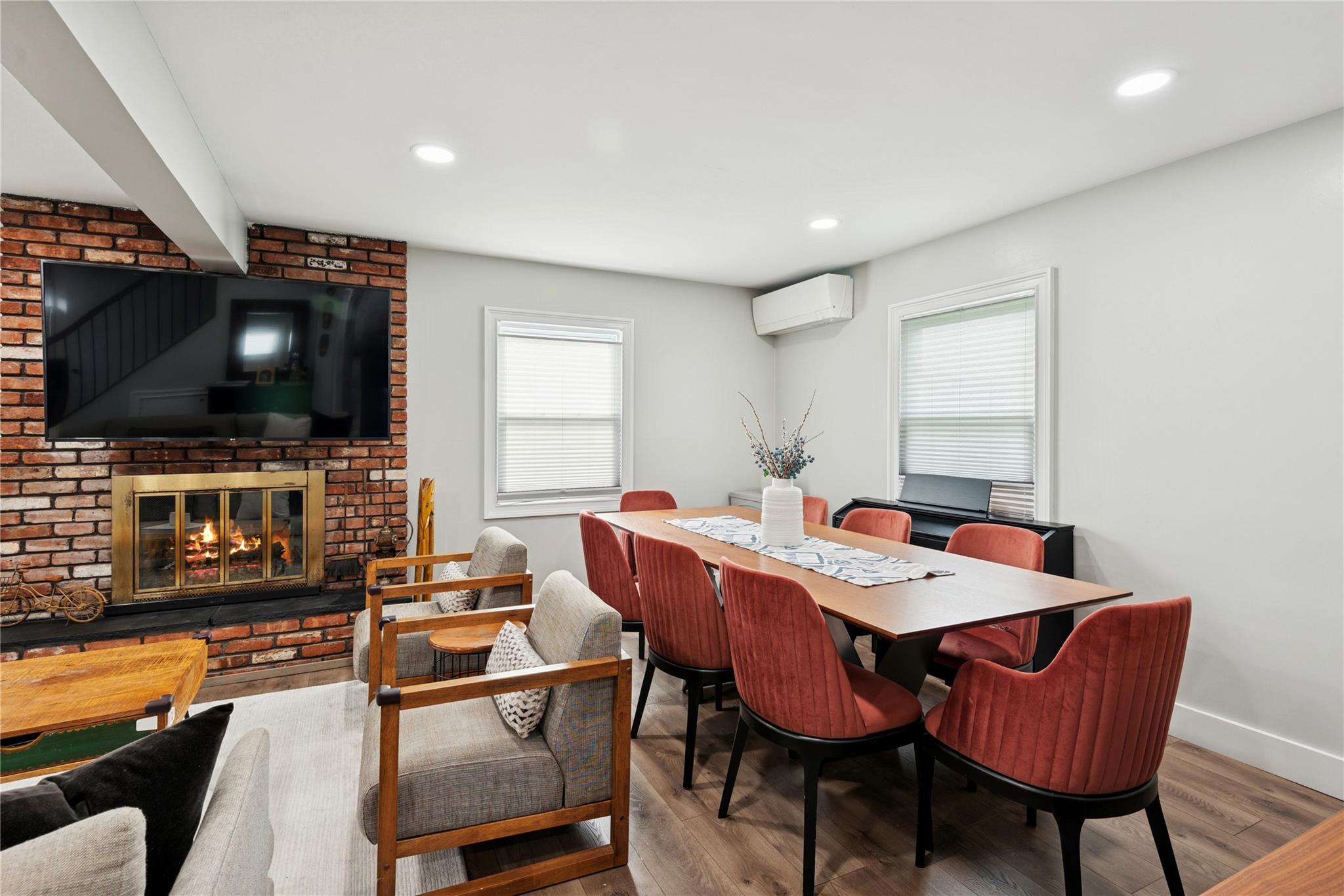 34 Chase Lane, Levittown, New York image 4