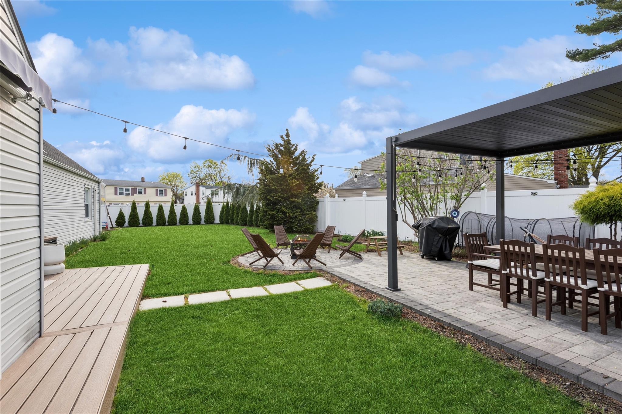34 Chase Lane, Levittown, New York image 24