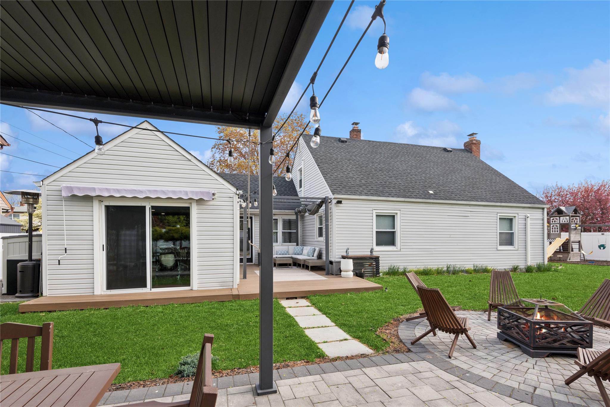 34 Chase Lane, Levittown, New York image 28