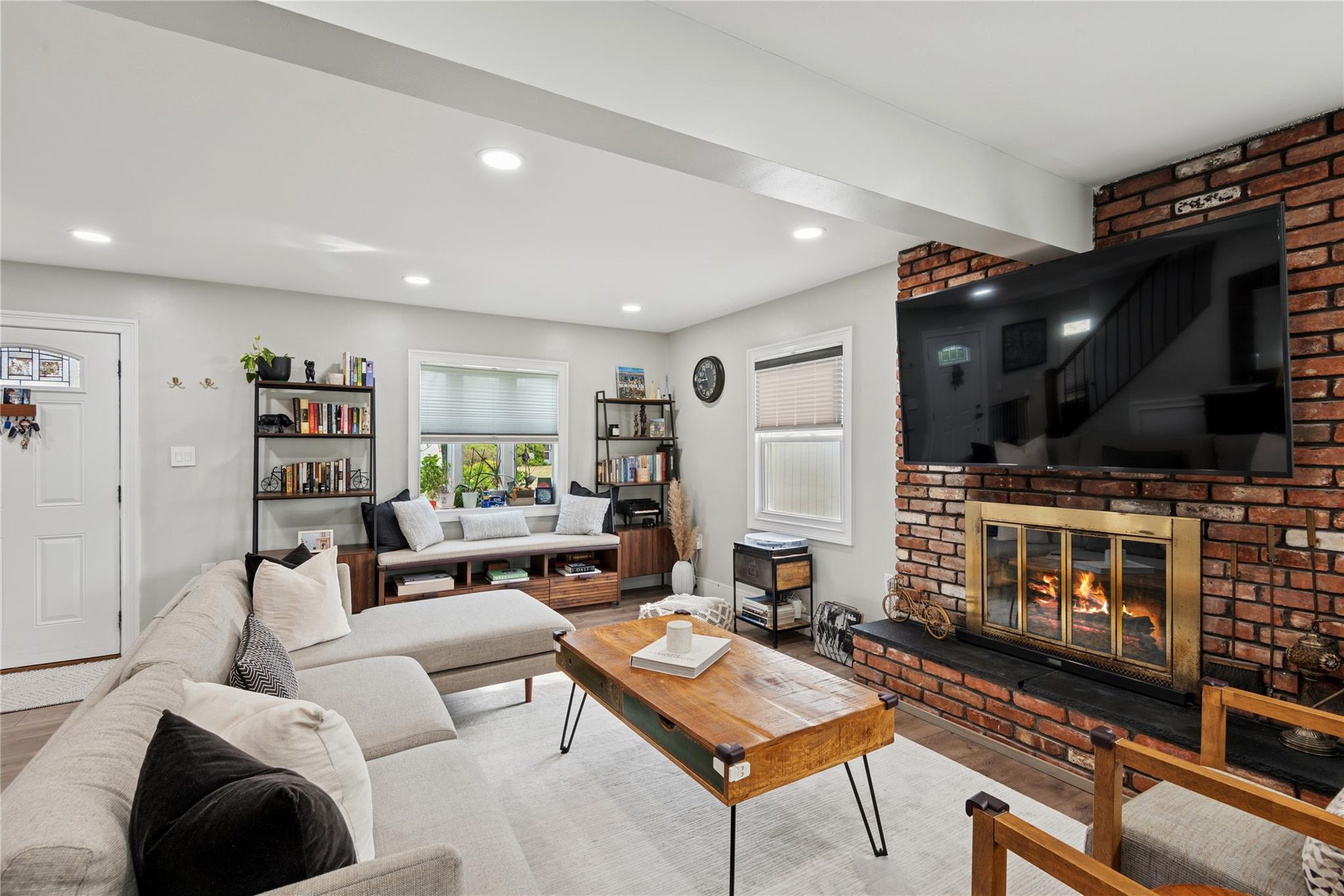 34 Chase Lane, Levittown, New York image 3