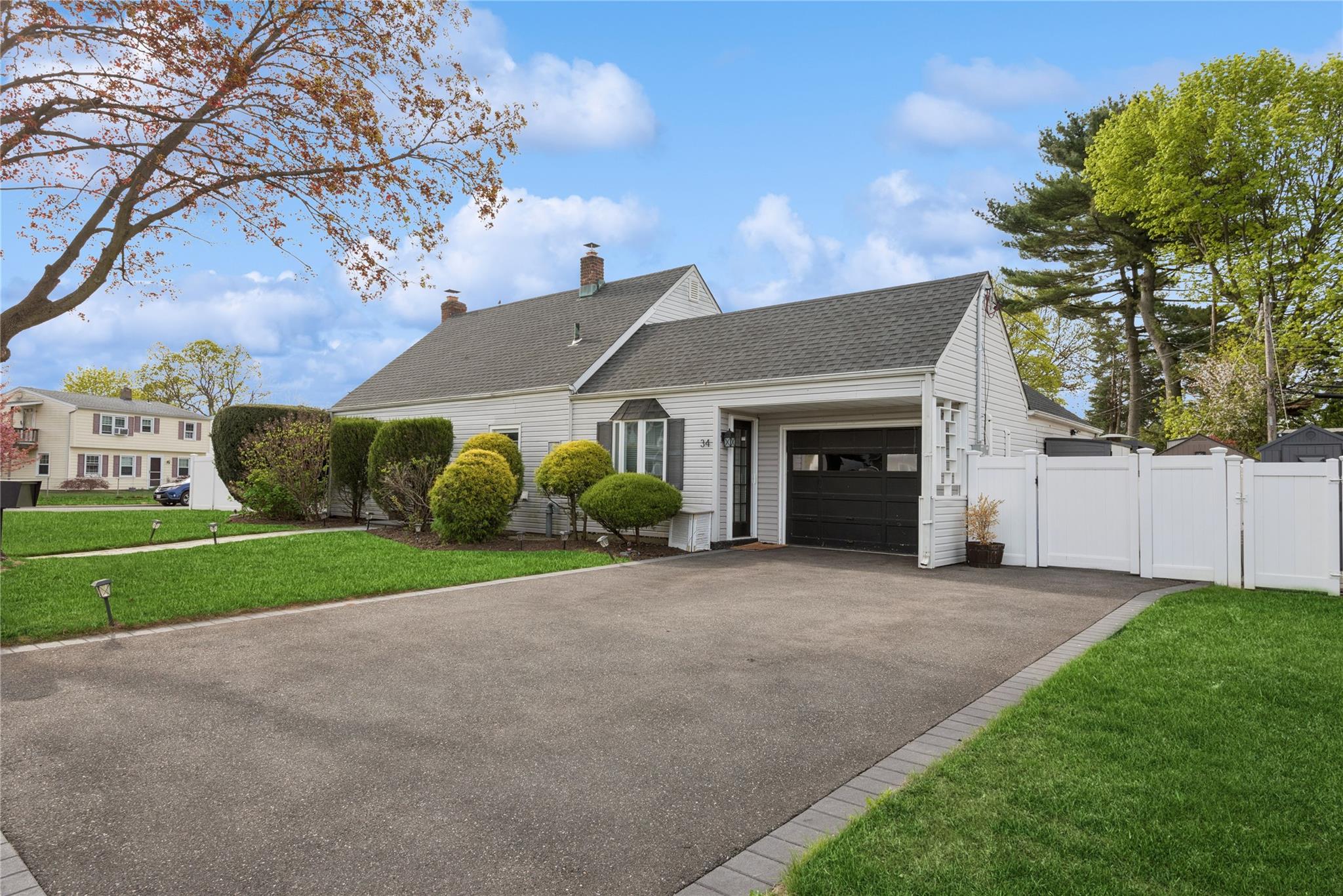 34 Chase Lane, Levittown, New York image 1
