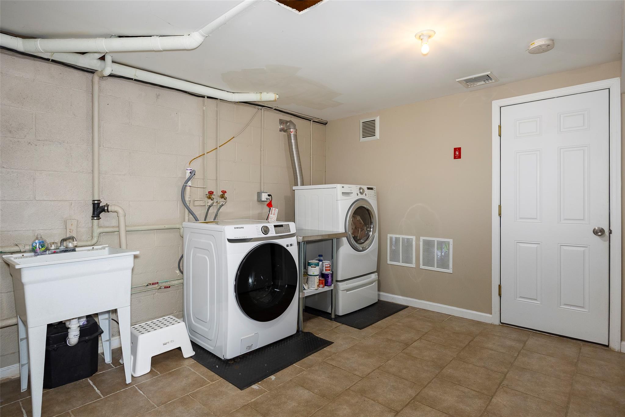 9 Miron Drive, Poughkeepsie, New York image 26