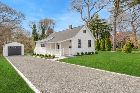 Photo of 88 Cliff Avenue, Sayville, NY 11782 (MLS # 992809)