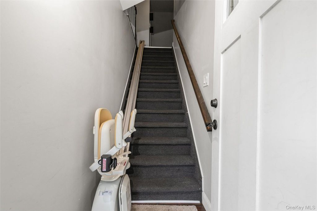 Photo of 39 Bay Shore Avenue, Bay Shore, NY 11706 (MLS # 986796)