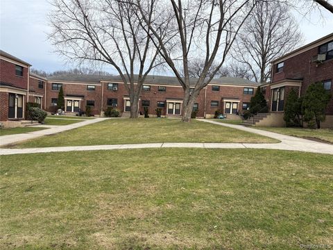 74-81 220th Street 2 Bayside NY 11364