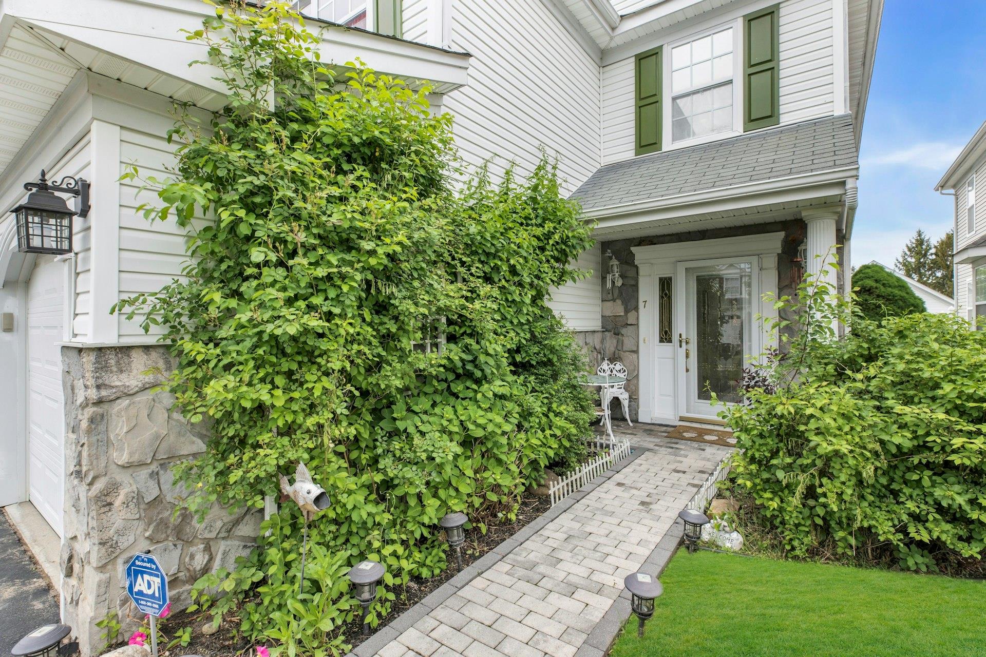 7 Marisa Drive, Middle Island, New York image 4