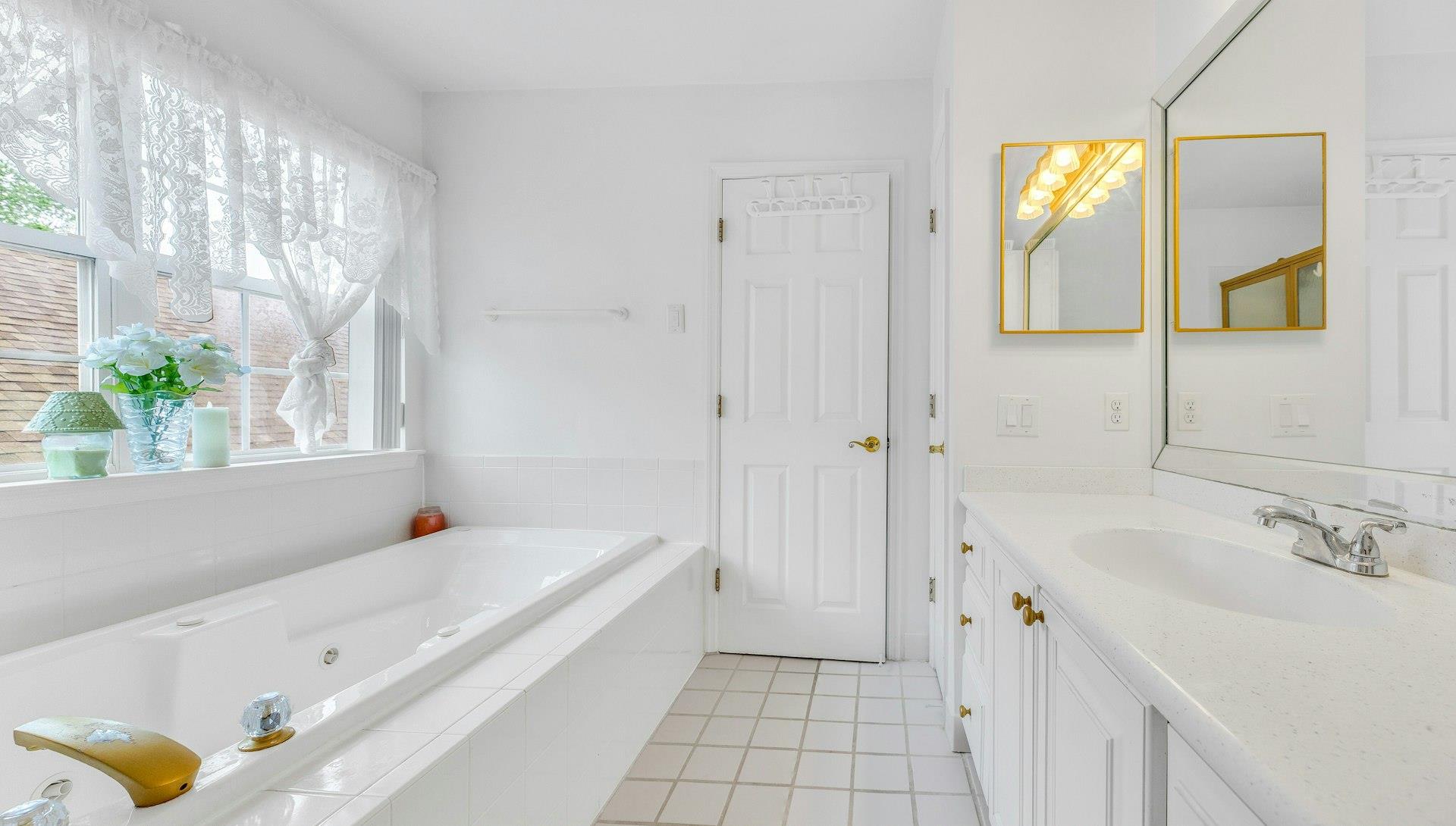 7 Marisa Drive, Middle Island, New York image 18