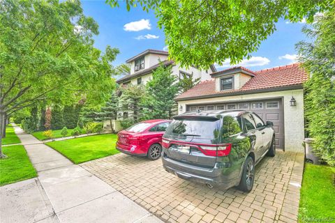 16008 12th Road Beechhurst NY 11357