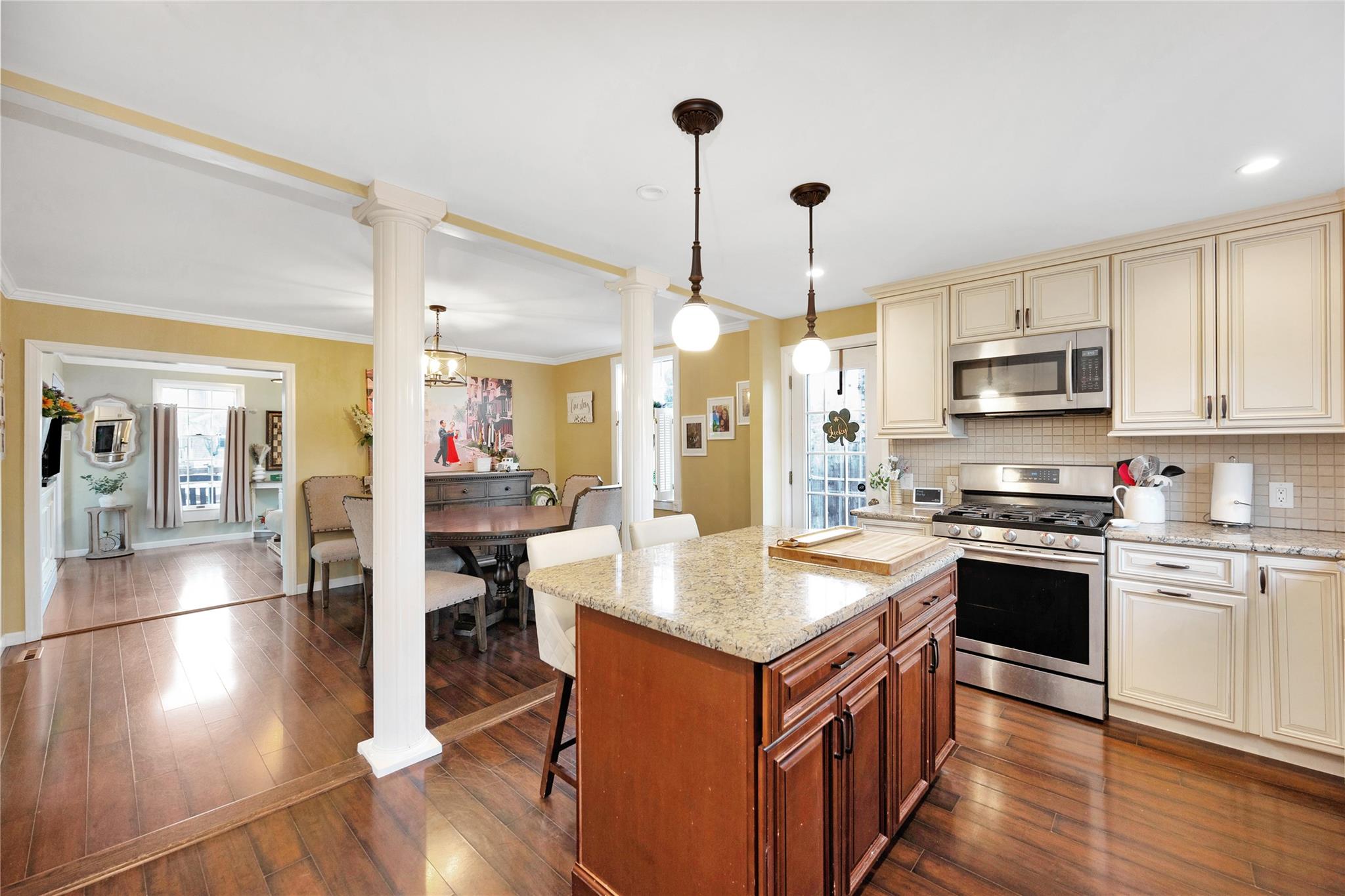 91 Union Avenue, Islip, New York image 3