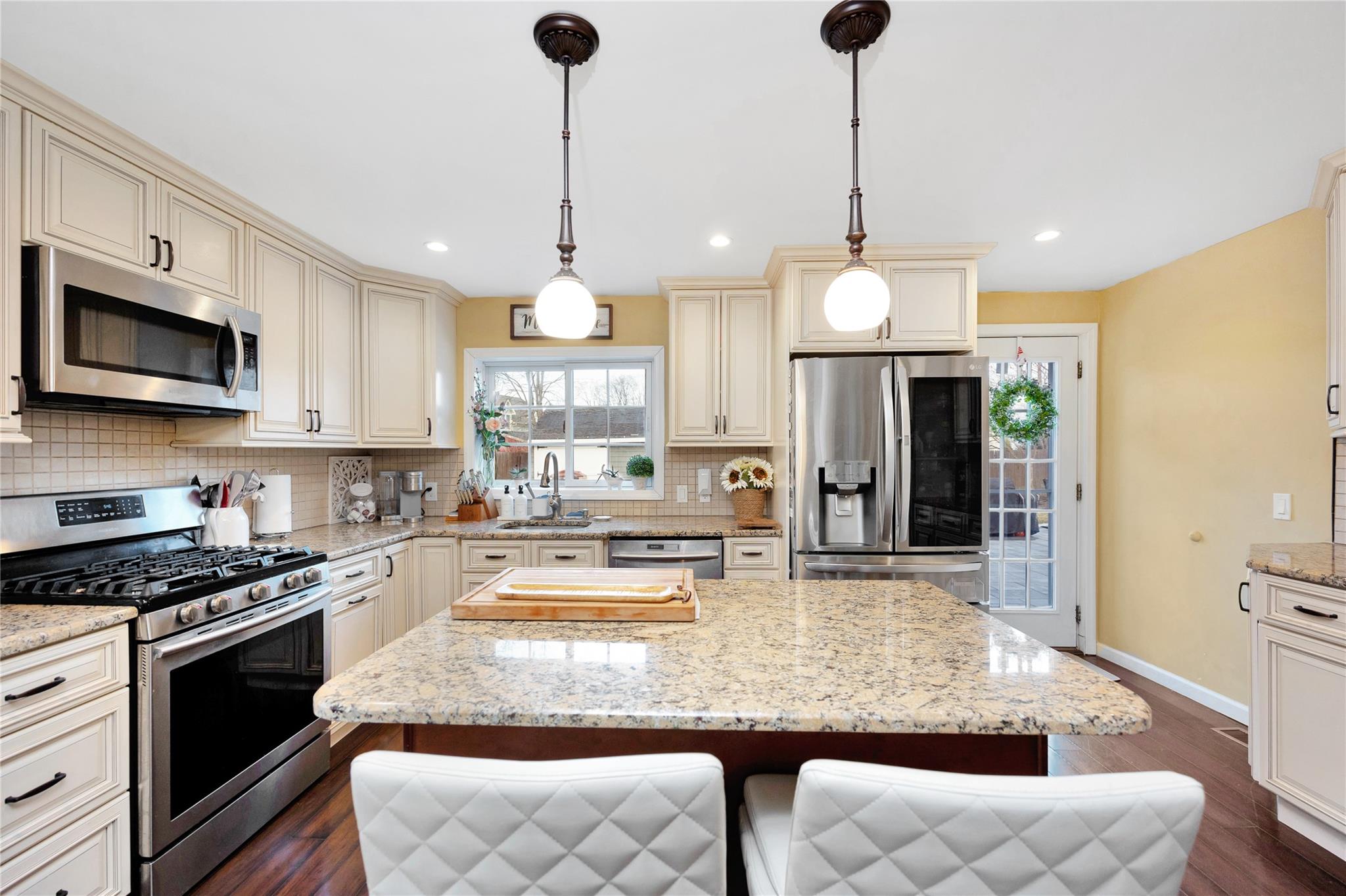 91 Union Avenue, Islip, New York image 17