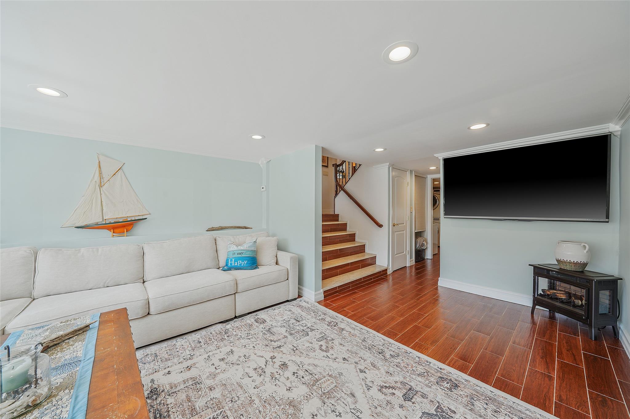 86 Jefferson Avenue, Island Park, New York image 11