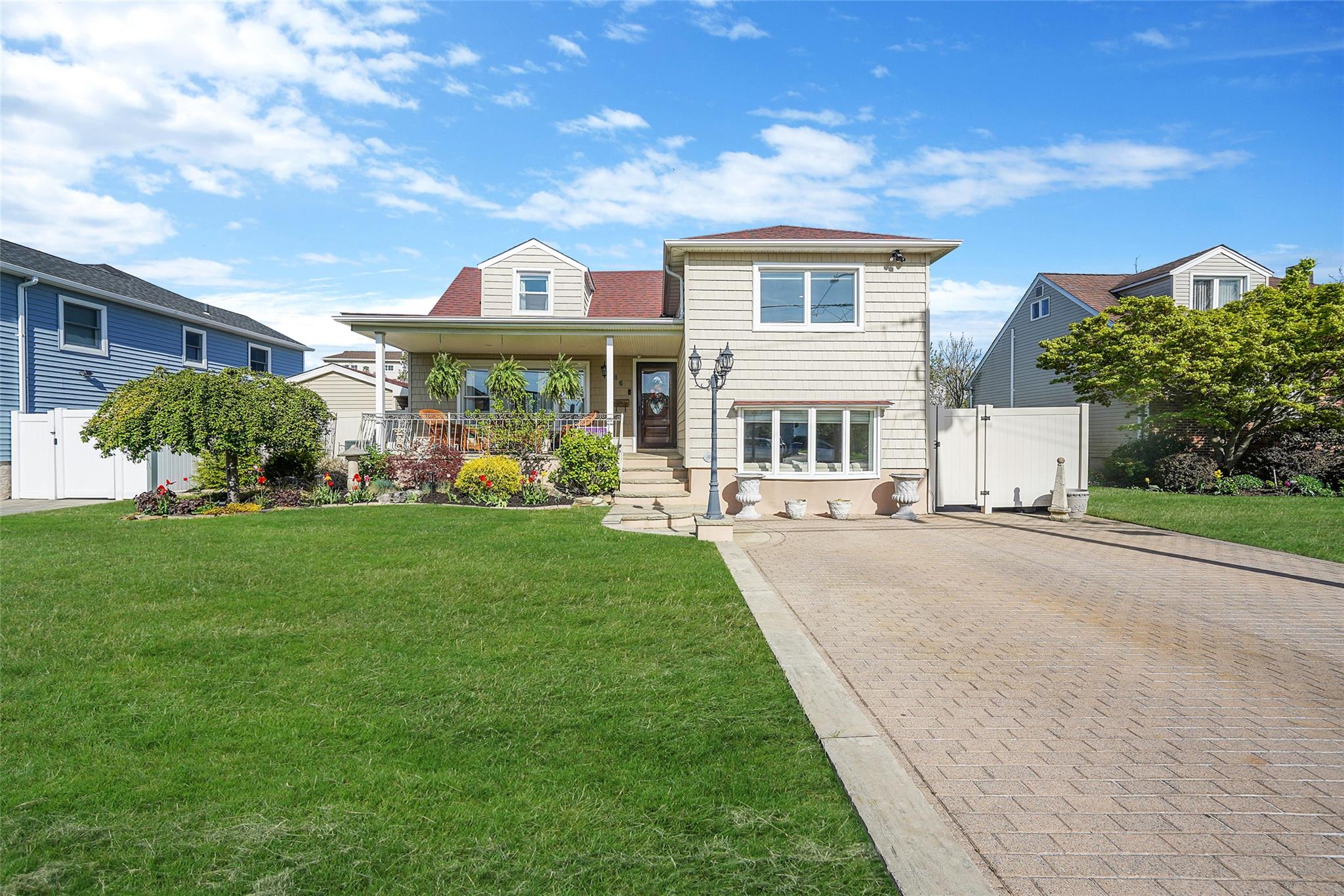 86 Jefferson Avenue, Island Park, New York image 1