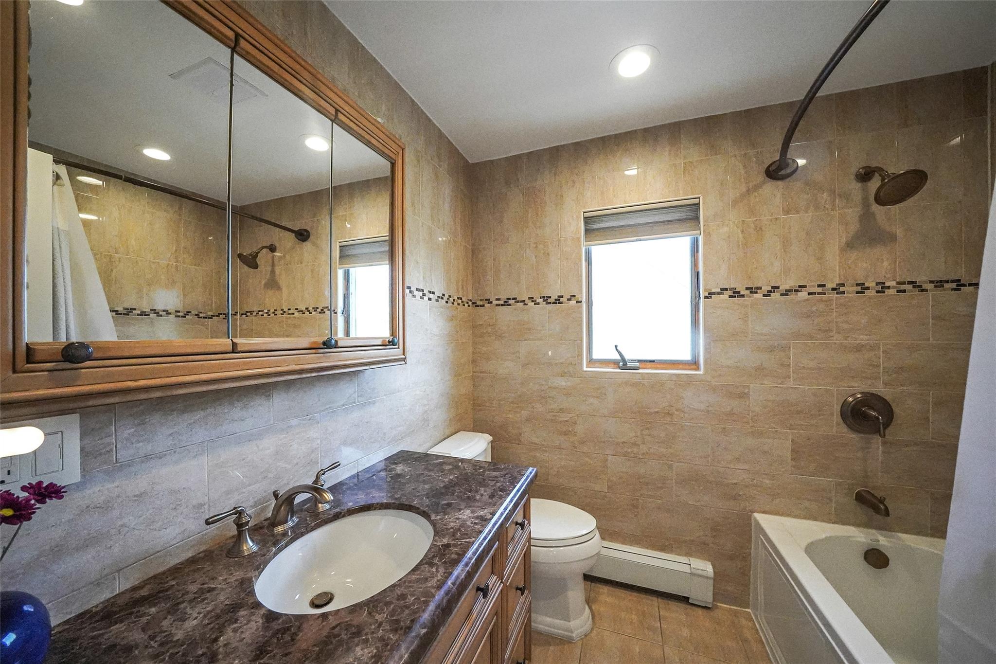 86 Jefferson Avenue, Island Park, New York image 16