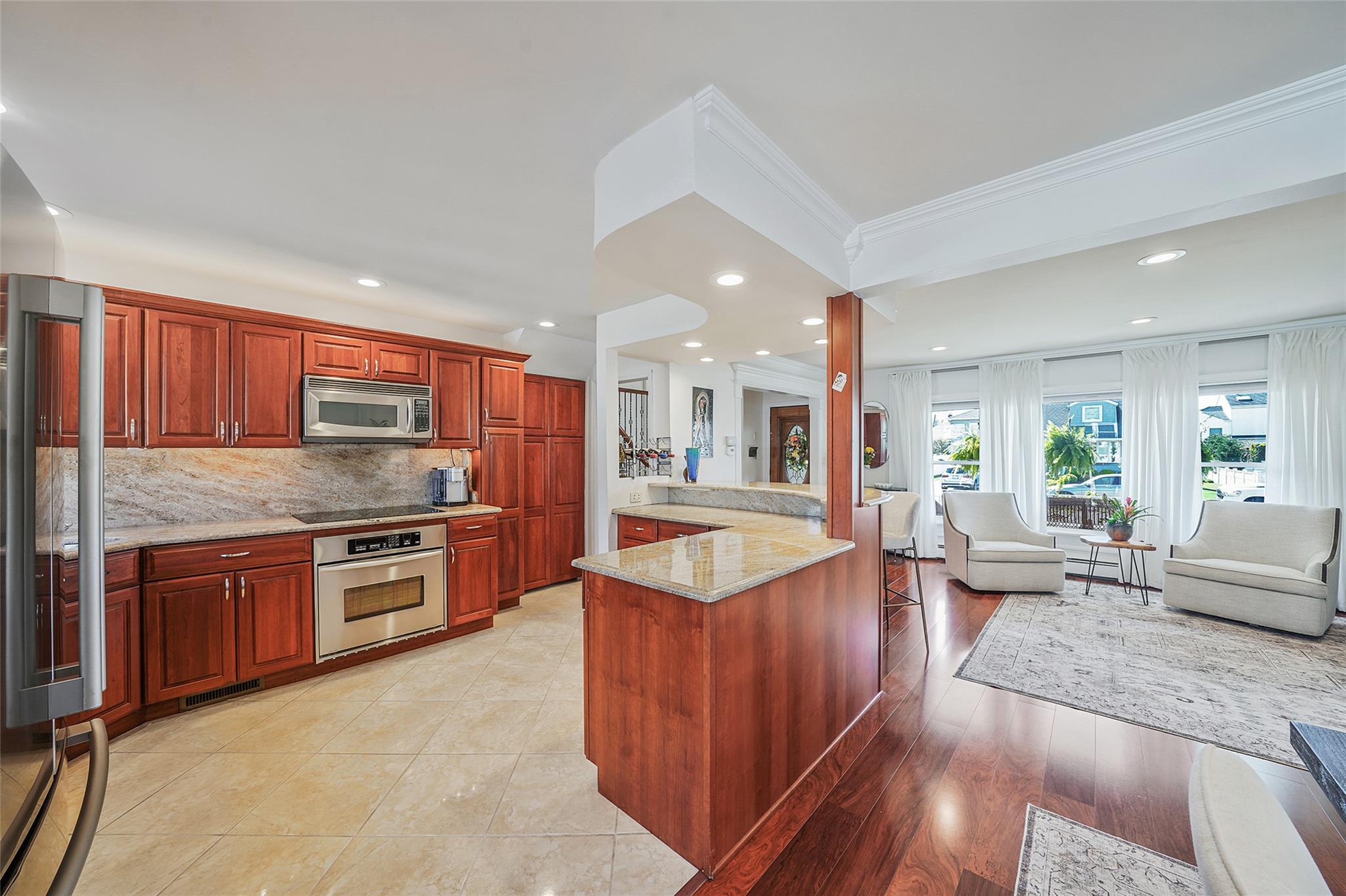 86 Jefferson Avenue, Island Park, New York image 8