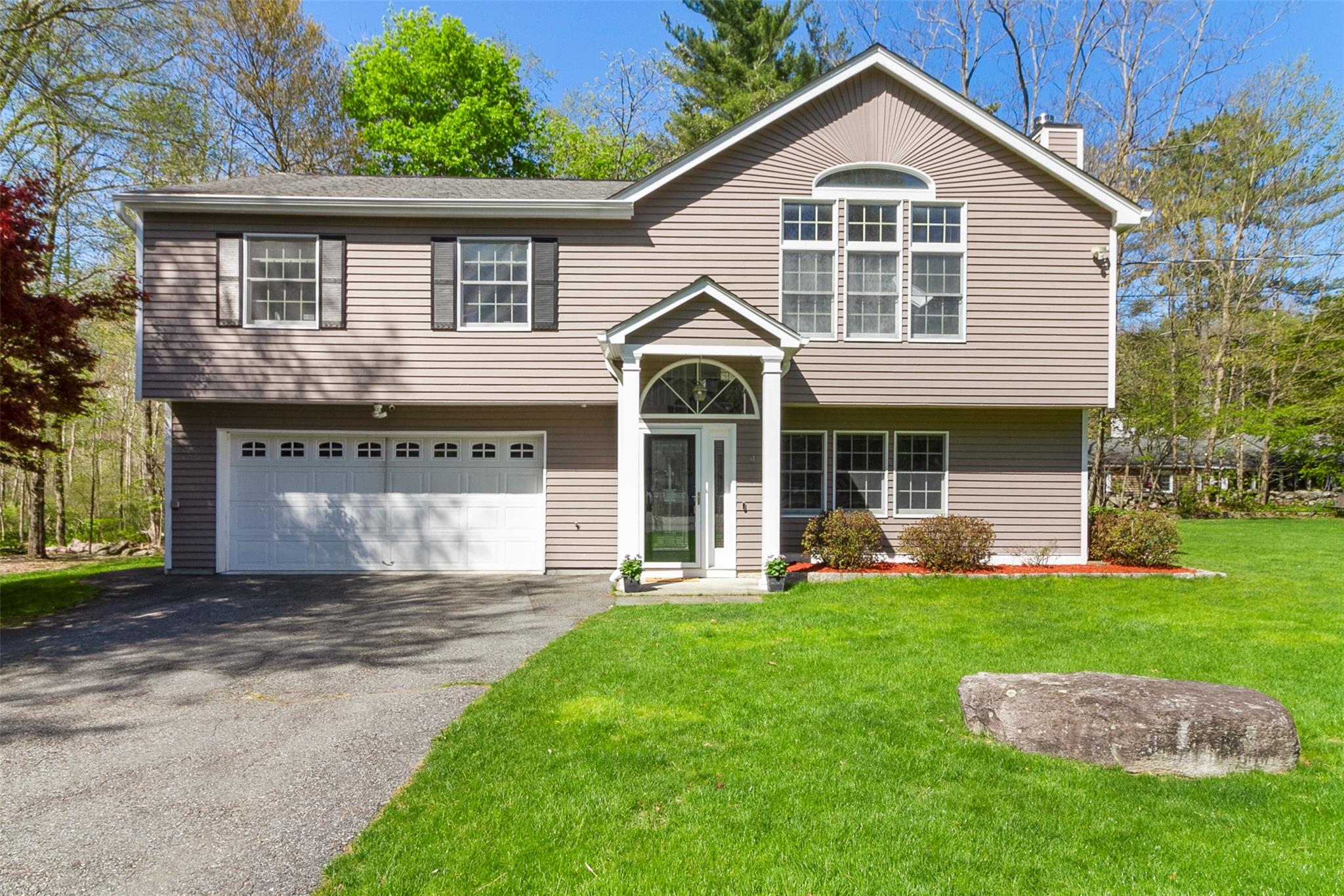 4 S Walker Drive, Yorktown Heights, New York image 1