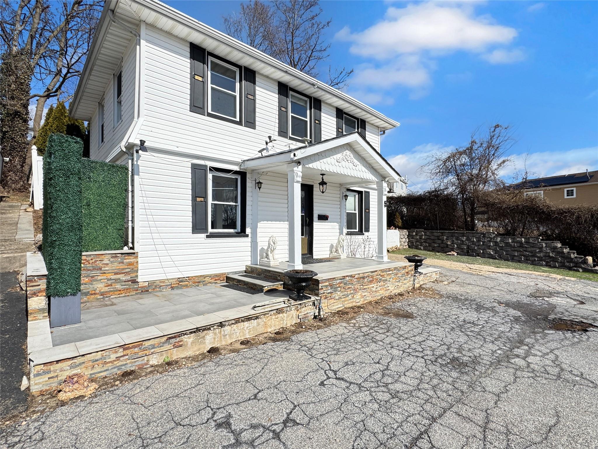 5 Terrace Place, Glen Cove, New York image 2