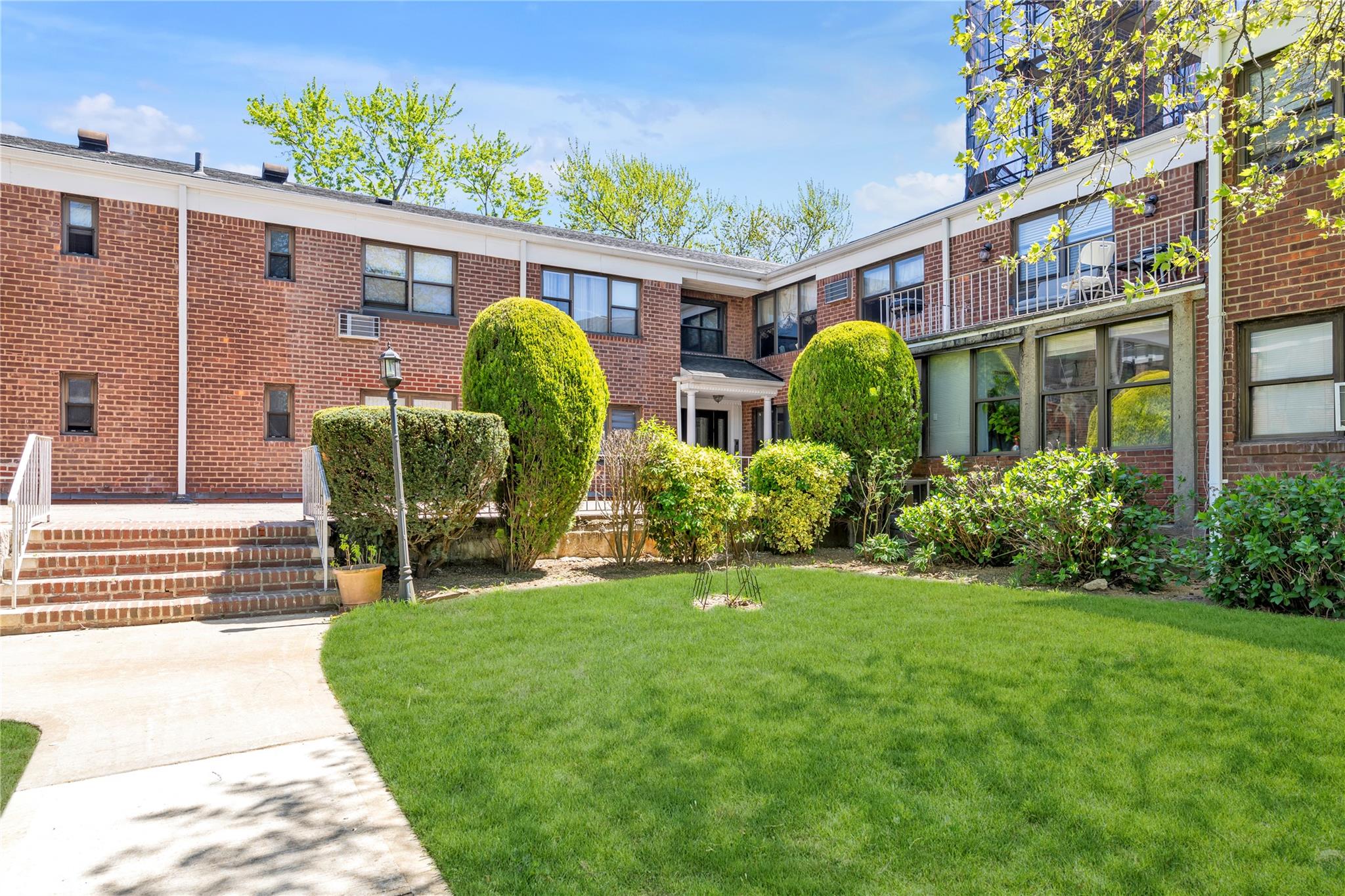 1203 E Broadway #G11, Hewlett, New York image 1