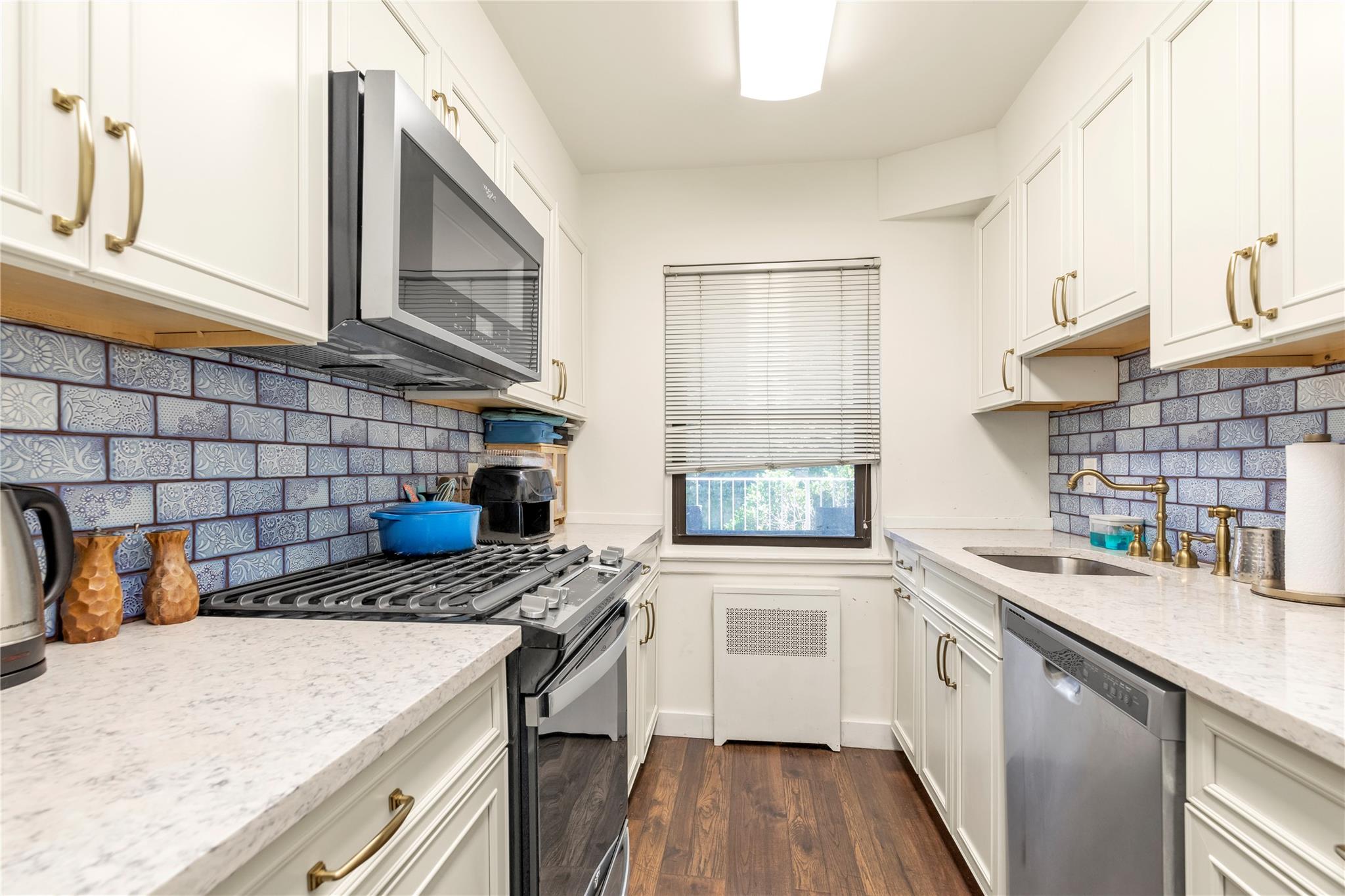 1203 E Broadway #G11, Hewlett, New York image 5