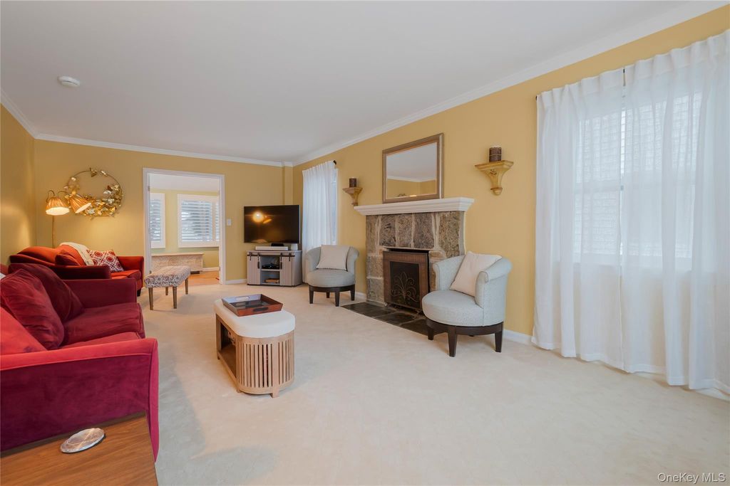 Photo of 30 Gifford Avenue, Oceanside, NY 11572 (MLS # 965837)