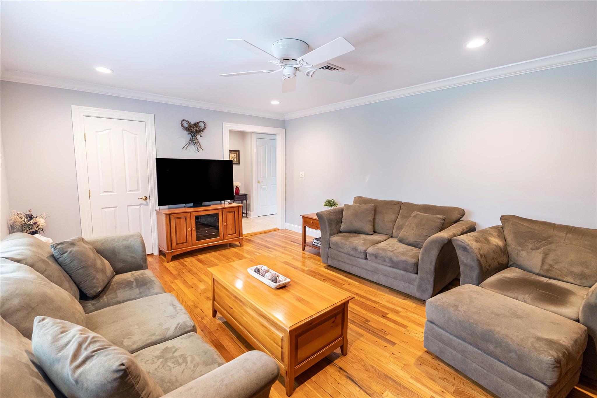 7 Jacqueline Court, Port Jefferson Station, New York image 9