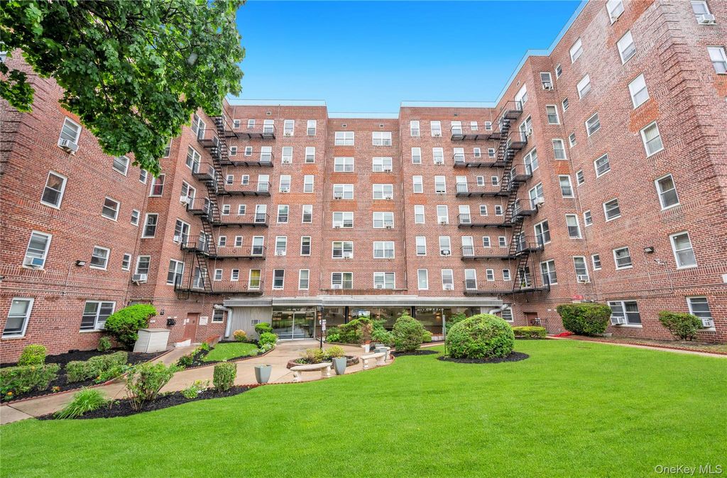 Photo of 84-50 169th Street #410, Jamaica Hills, NY 11432 (MLS # 1003010)