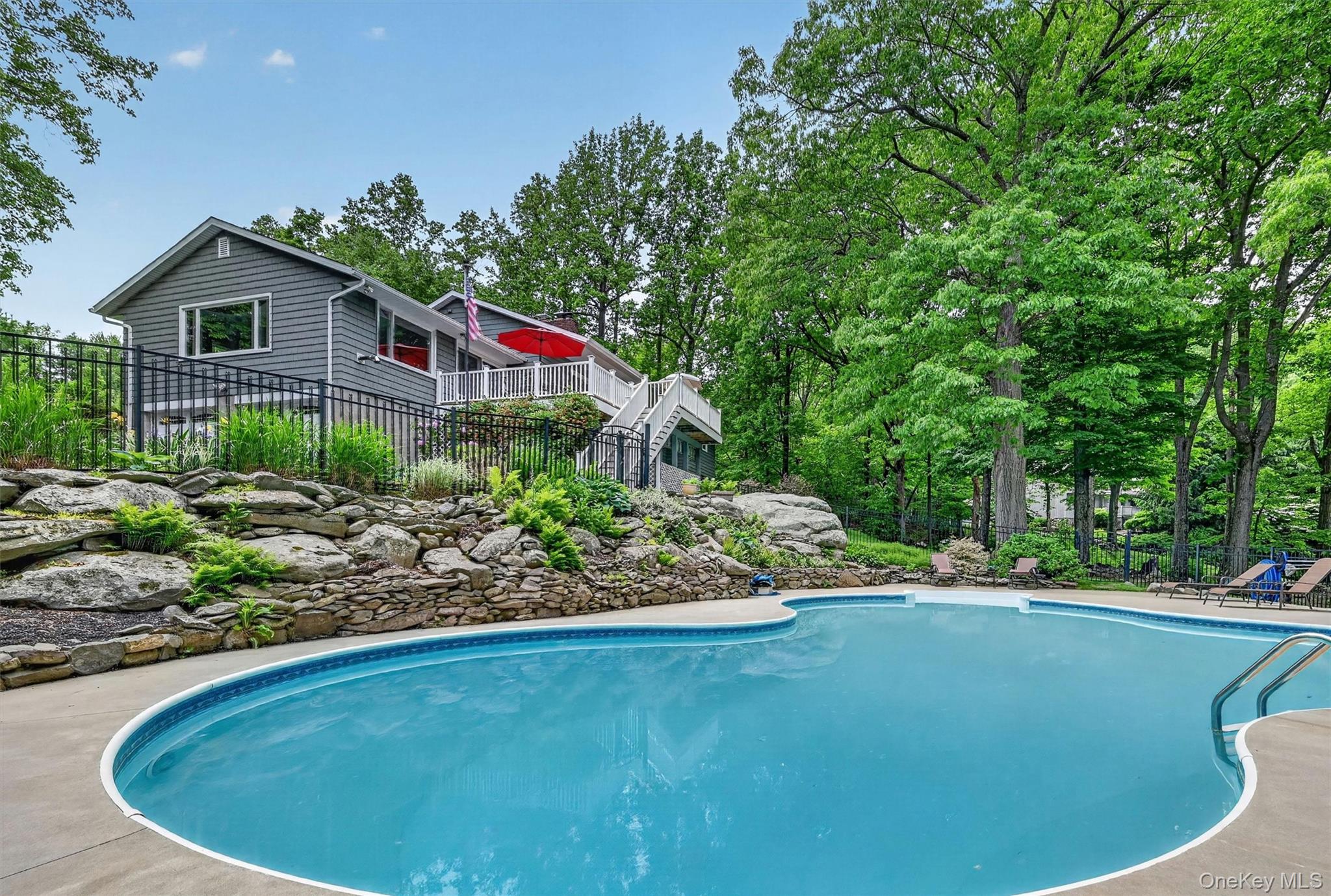 8 Mountain Brook Road