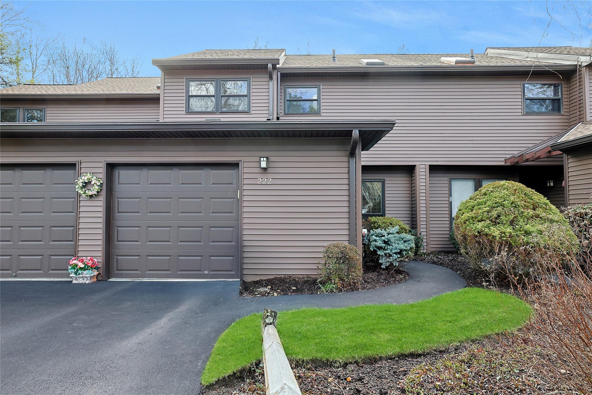 222 Woods Brooke Circle, Ossining, New York image 2