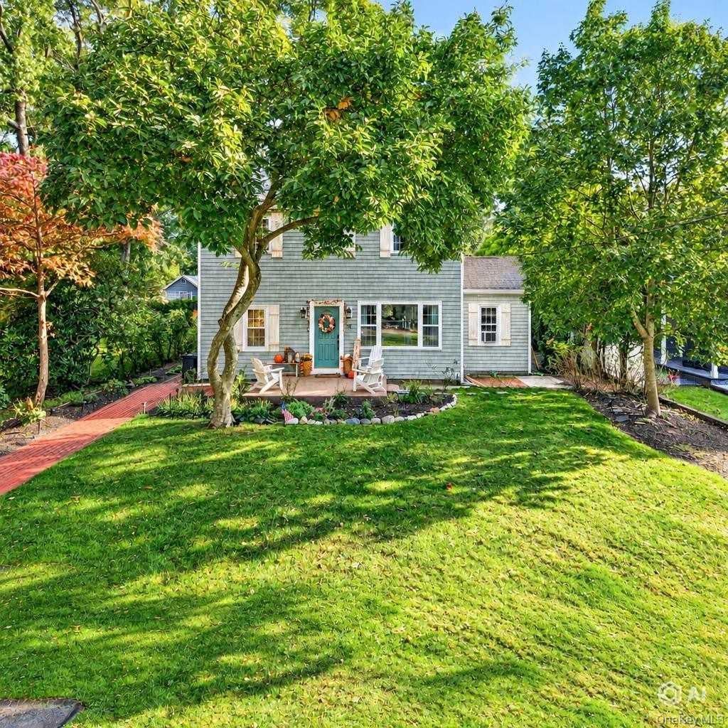 Photo of 14 Waterview Drive, Sound Beach, NY 11789 (MLS # 1058384)