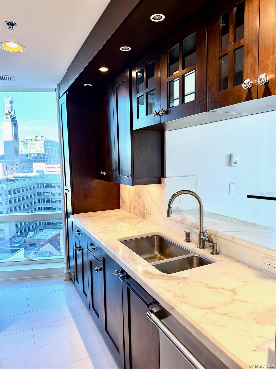 1 Renaissance Square 11A