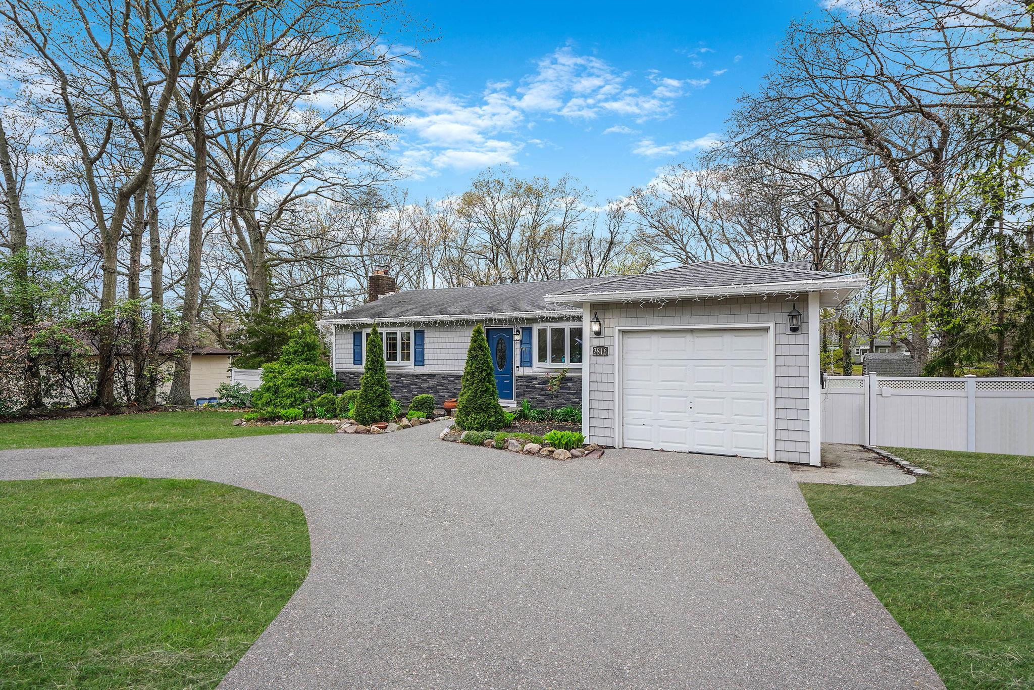 2816 Ocean Avenue, Ronkonkoma, New York image 2