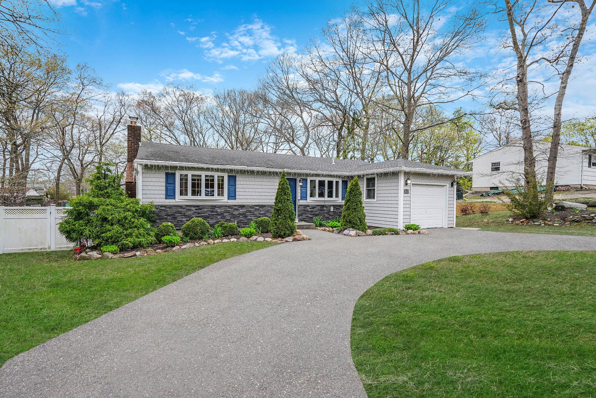2816 Ocean Avenue, Ronkonkoma, New York image 3