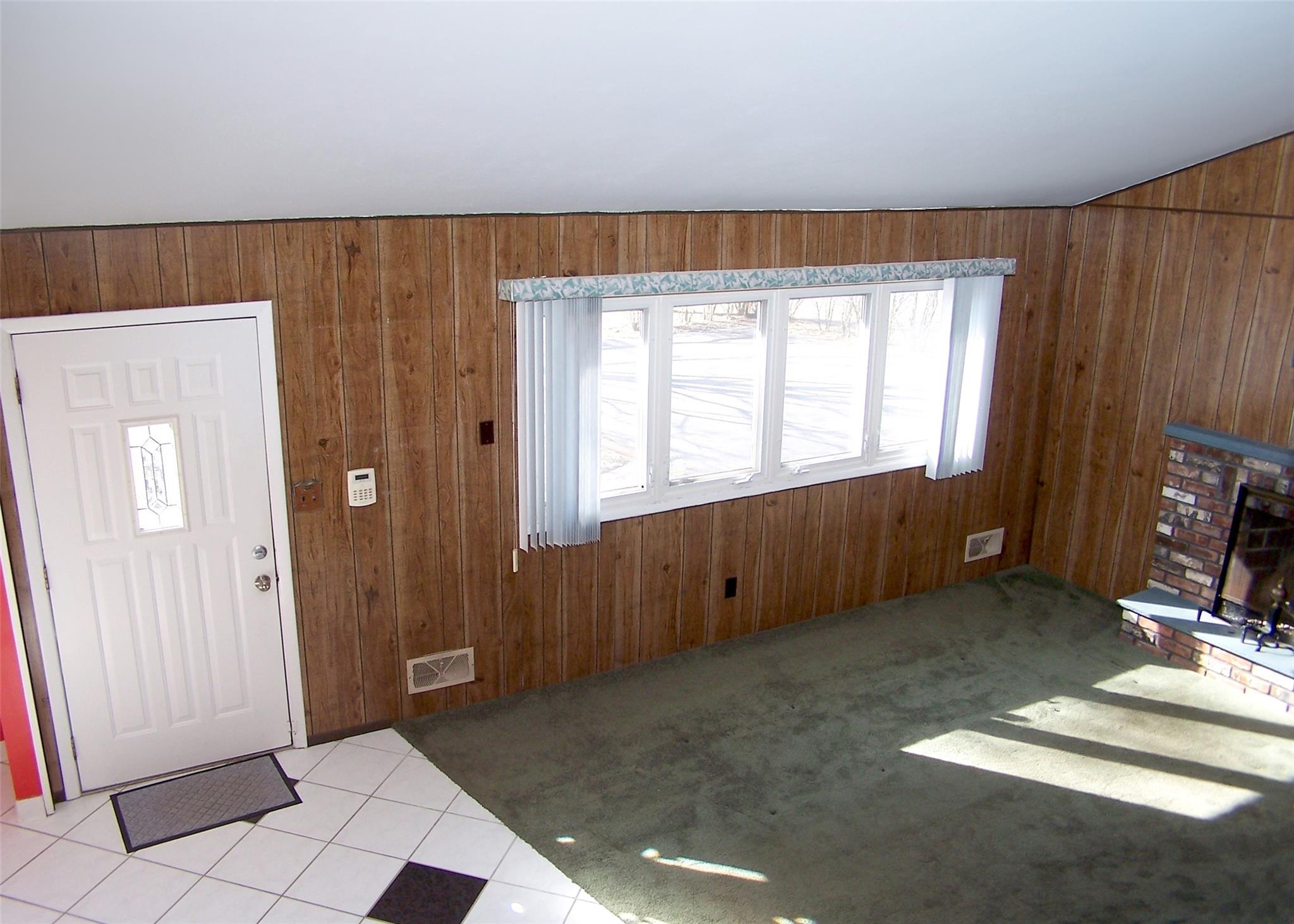 1343 Thompson Drive, Bay Shore, New York image 2
