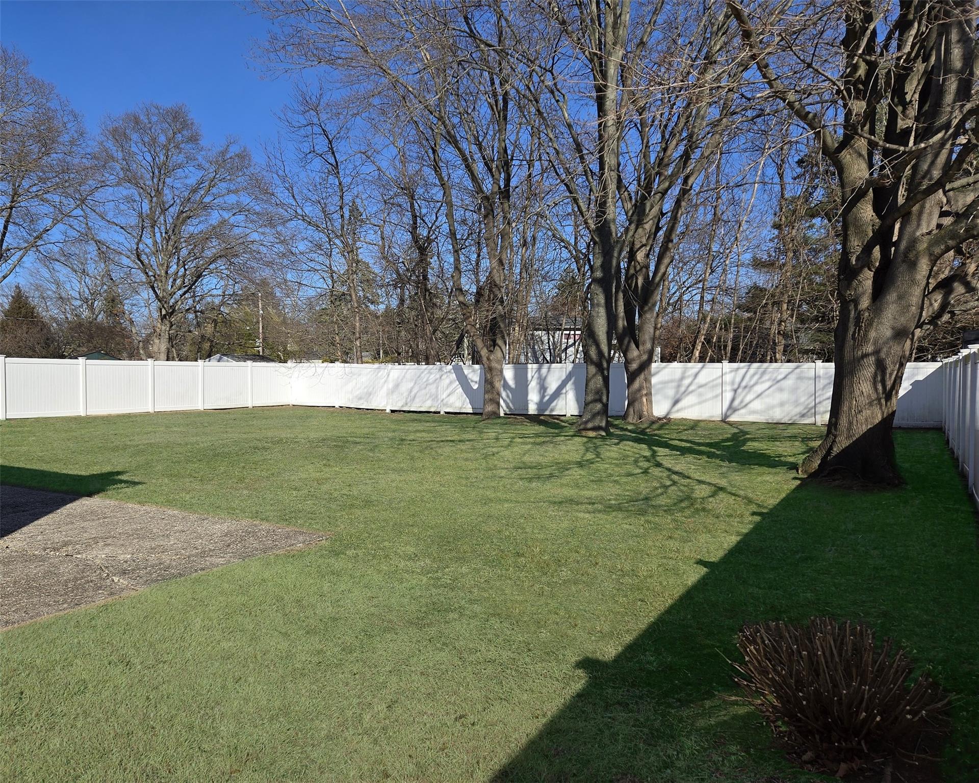 1343 Thompson Drive, Bay Shore, New York image 14