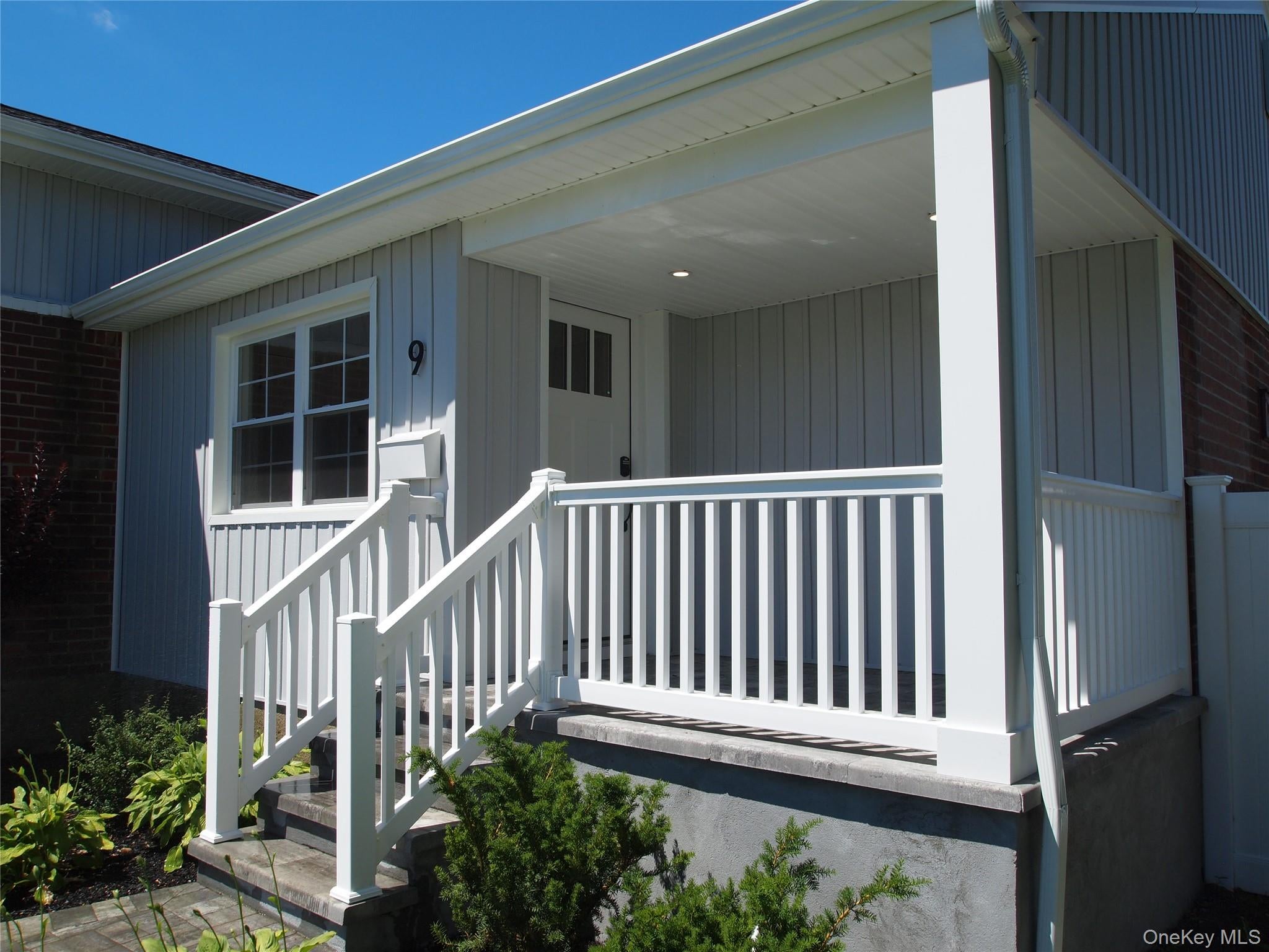 9 N Walnut Place