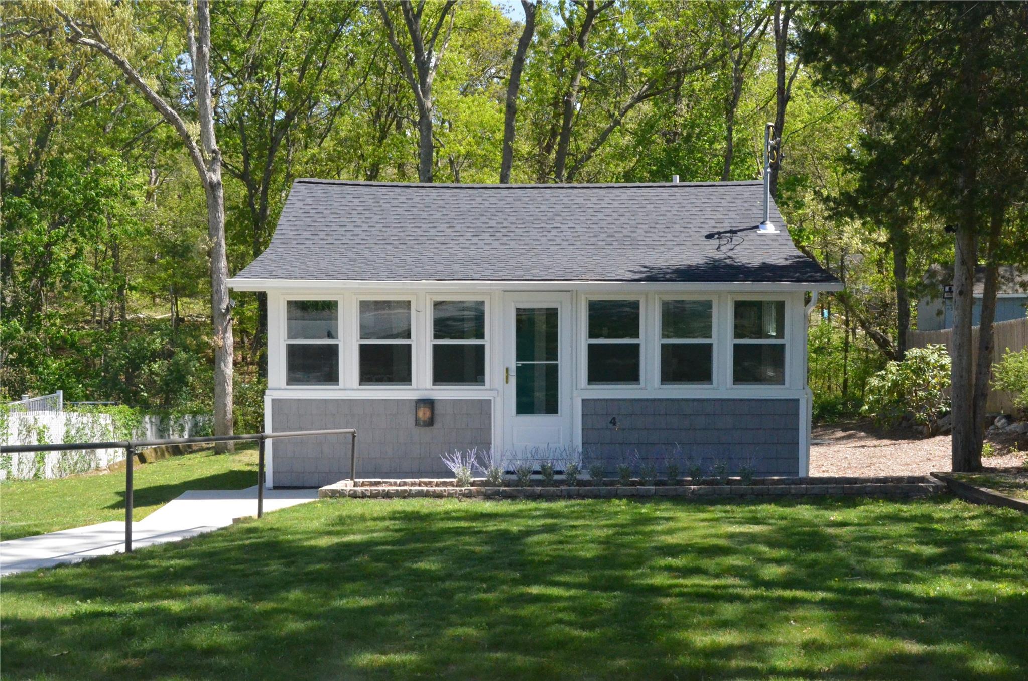 4 Wyandanch Trail, Ridge, New York image 1