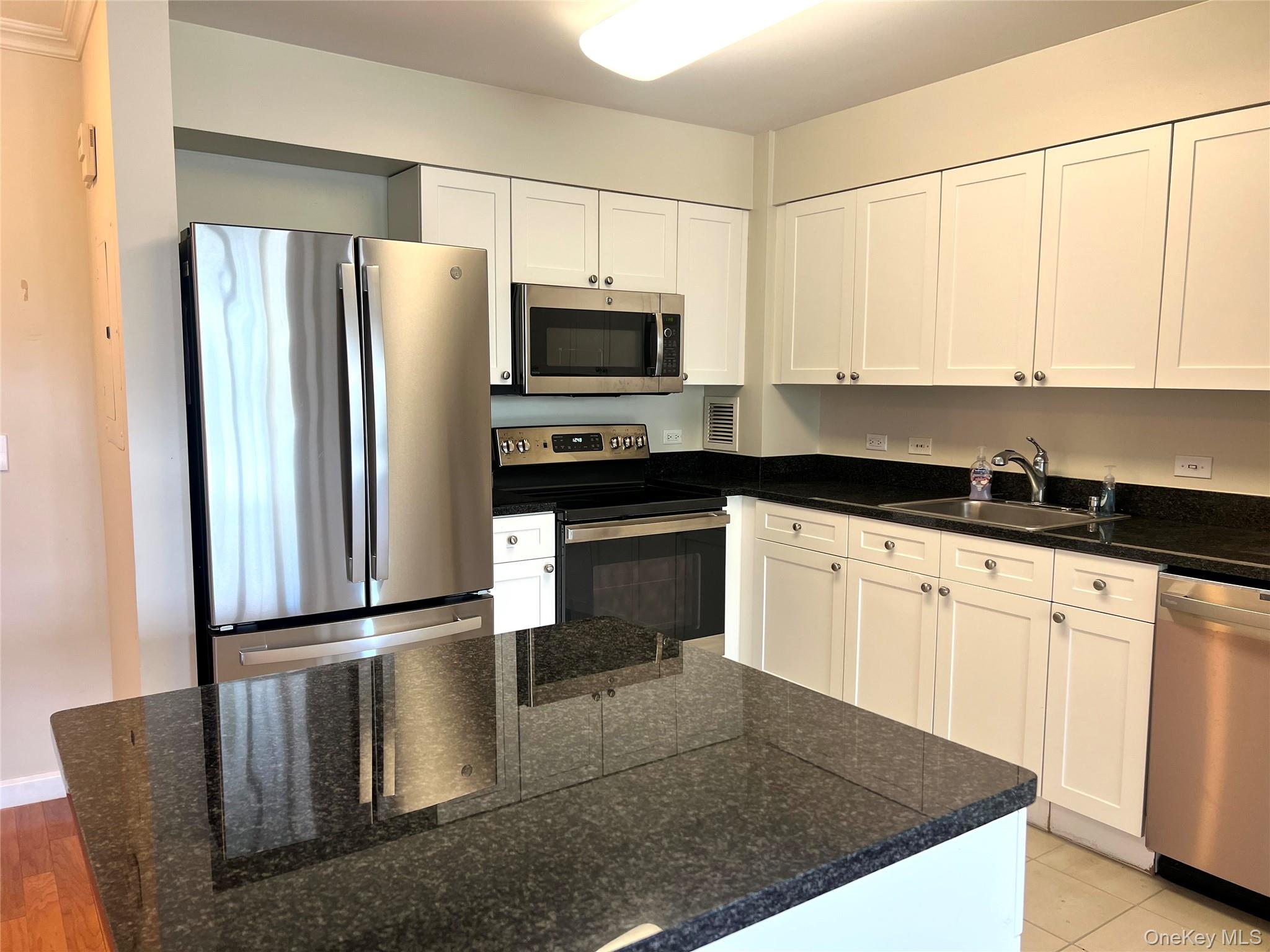 300 Mamaroneck Avenue 611