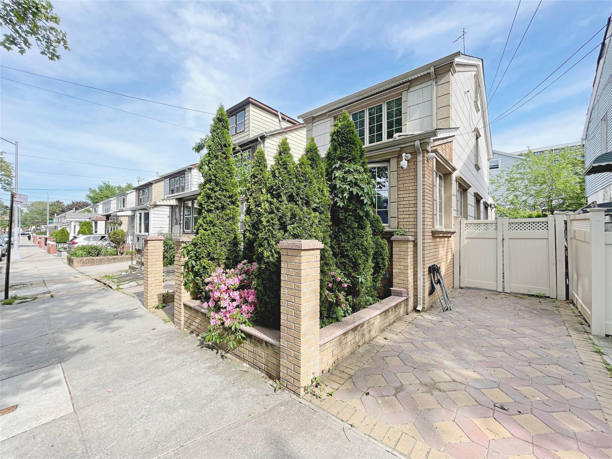 79th Avenue, Kew Garden Hills, Queens, NY - 3 Bedrooms  
4 Bathrooms  
13 Rooms - 