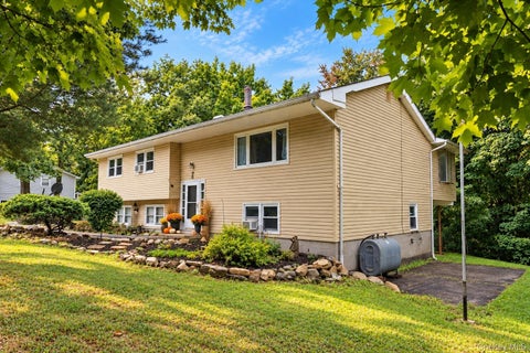 Homes For Sale - 30 Laura Road<br/> Monroe, NY 10950