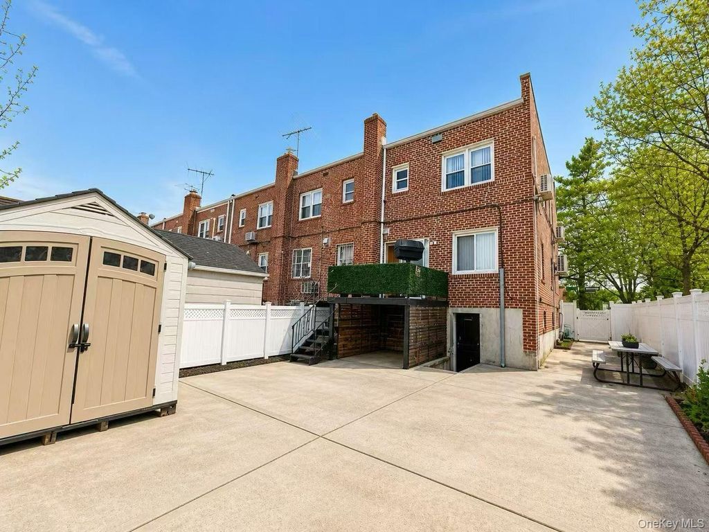Photo of 7501 167th Street, Fresh Meadows, NY 11366 (MLS # 994972)